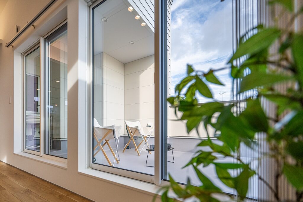 リビングとつながる約7畳のテラス