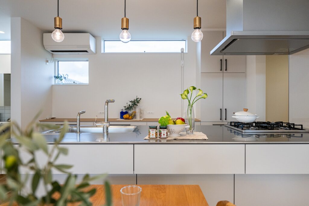 バイブレーション仕上げのステンレスワークトップ