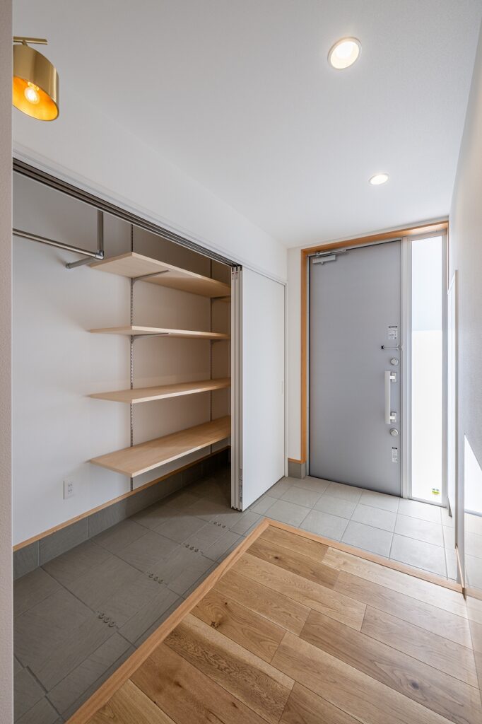 大容量の収納のある玄関