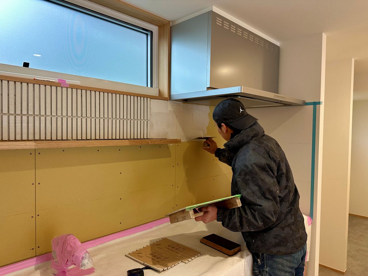 【タイル貼り工事レポート】左官屋さんのお仕事に密着！