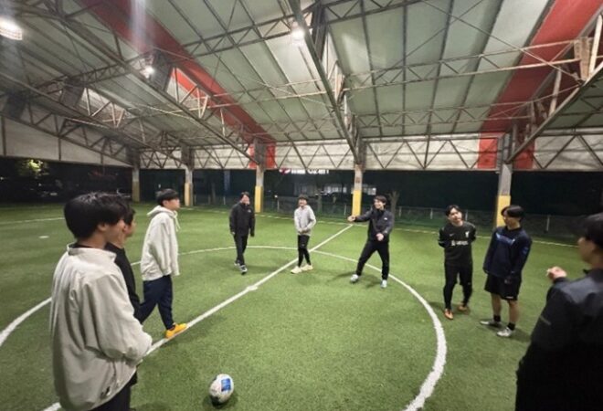 スタッフ交流でフットサルしました！