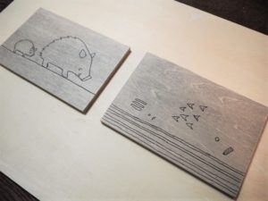 木版画でイノシシ親子の年賀状作り