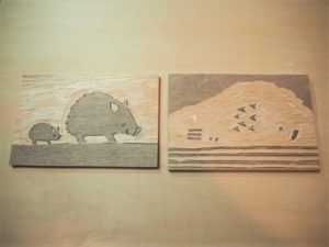 木版画でイノシシ親子の年賀状作り